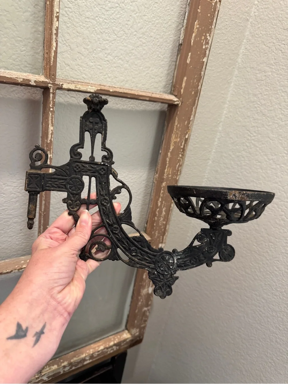 Vintage Ornate Black Cast Iron Wall Sconce - Decorative Home Wall Decor